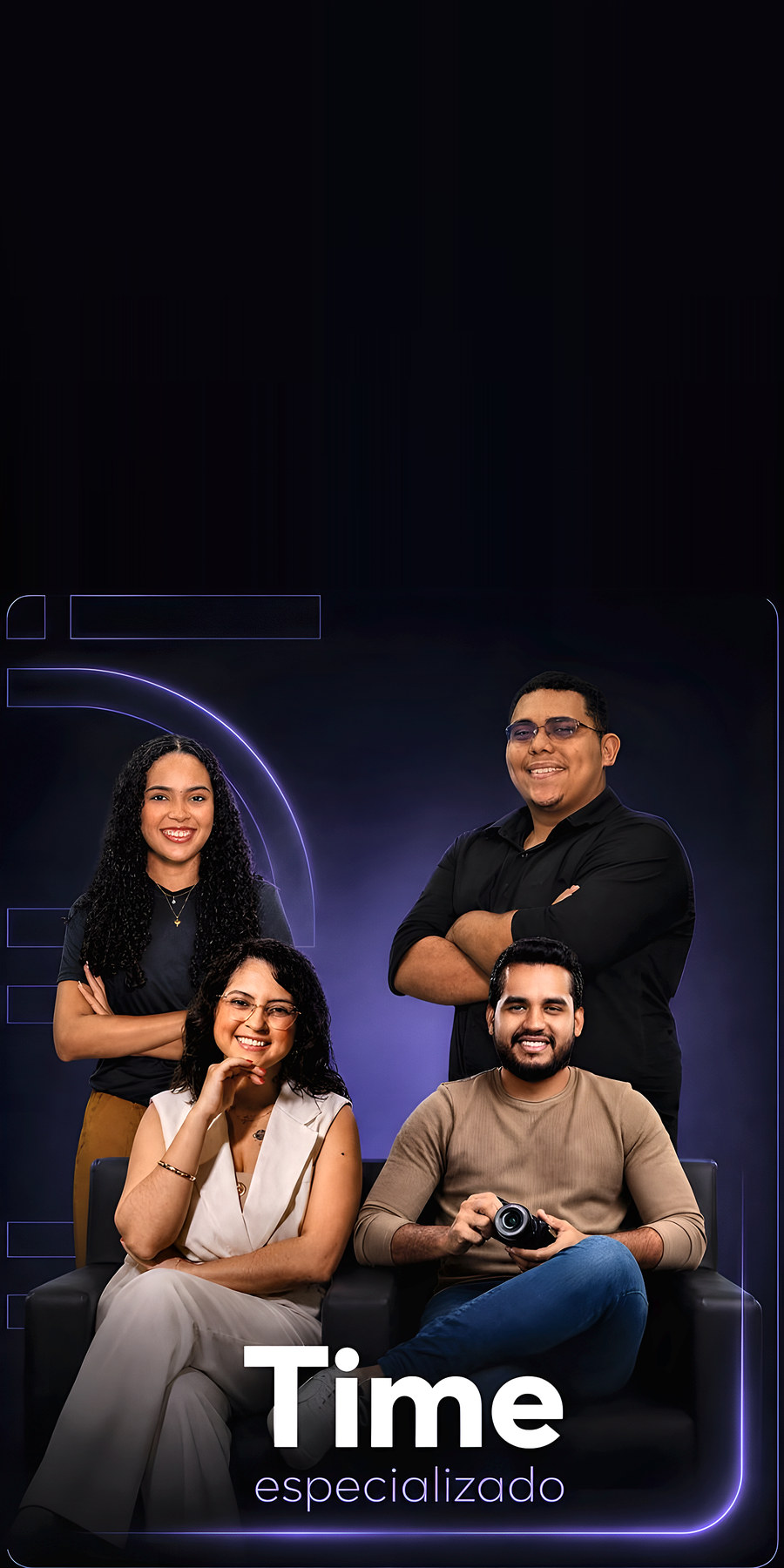 Equipe da Nuvi Company reunida no escritório